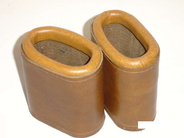 Dice Cups Oval Black with red lining